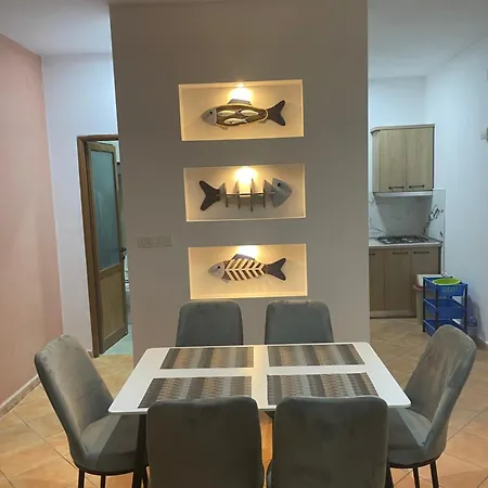 Private House Velipoj Дом отдыха *