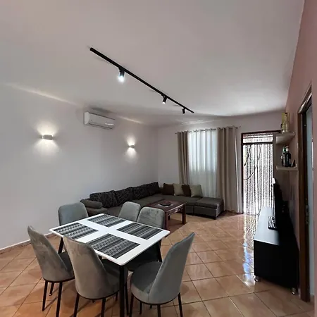 Private House Velipoj Дом отдыха