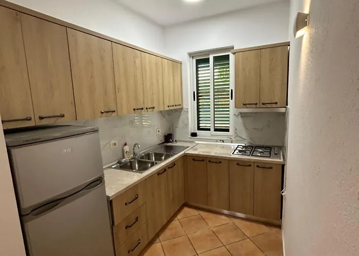 度假居 Private House Velipoj