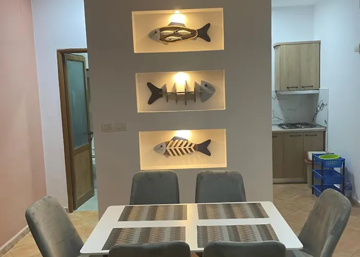 Private House Velipoj 度假居 *